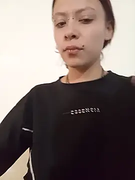 AuroraaMoonn online show from 04-05-26, 11:02