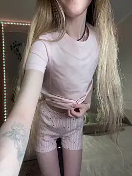 Snapshot of AvaTayloor chatting on 04-02-26, 04:32 AvaTayloor online show from 04-02-26, 04:32