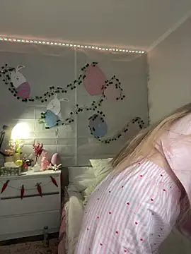 Snapshot of AvaTayloor chatting on 04-03-26, 06:33 AvaTayloor online show from 04-03-26, 06:33