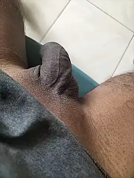 Snapshot of wildguy27 chatting on 03-27-26, 05:35 wildguy27 online show from 03-27-26, 05:35