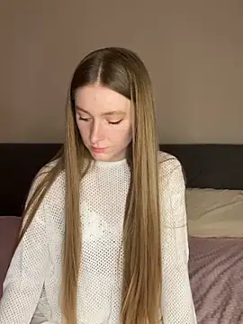 AliceVilliers online show from 03-27-26, 06:51