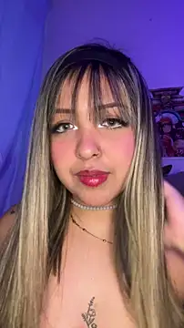 Snapshot of NinaValencia_ chatting on 03-28-26, 07:57 NinaValencia online show from 03-28-26, 07:57