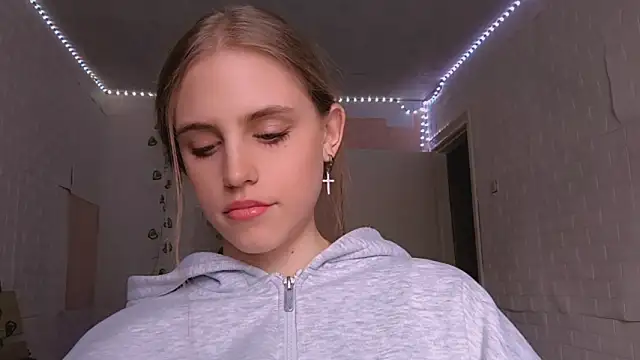 EveCoutch online show from 03-30-26, 12:06