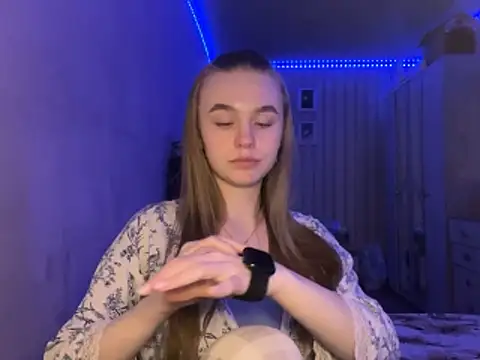 Snapshot of melissashineeee chatting on 04-14-26, 02:12 melissashineeee online show from 04-14-26, 02:12