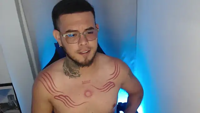 Snapshot of maik_gonsalez chatting on 03-28-26, 03:00 maik gonsalez online show from 03-28-26, 03:00