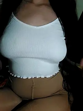 Snapshot of FatinSexy chatting on 04-02-26, 10:51 FatinSexy online show from 04-02-26, 10:51