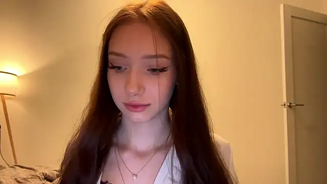 MiaNewstrom online show from 04-01-26, 08:28