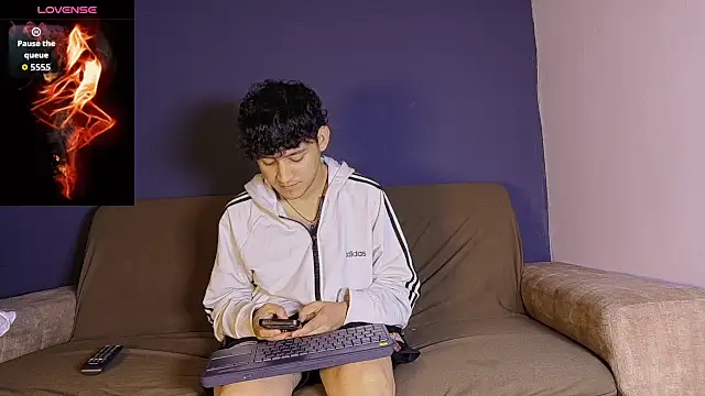 Snapshot of eros_fangs chatting on 04-02-26, 12:19 eros fangs online show from 04-02-26, 12:19