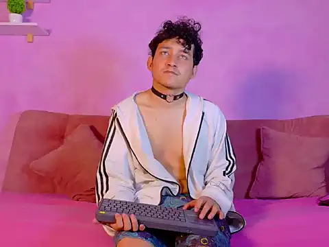 Snapshot of eros_fangs chatting on 04-05-26, 01:52 eros fangs online show from 04-05-26, 01:52