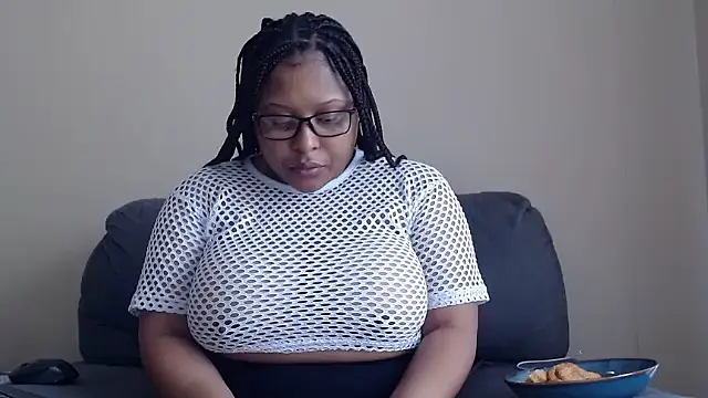 xxZoeyx online show from 11-29-25, 05:43