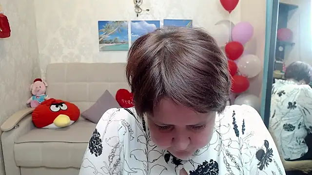 Snapshot of QUEEN02030 chatting on 04-02-26, 07:39 QUEEN02030 online show from 04-02-26, 07:39