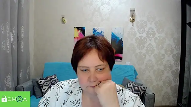 Snapshot of QUEEN02030 chatting on 04-08-26, 03:01 QUEEN02030 online show from 04-08-26, 03:01