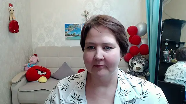 Snapshot of QUEEN02030 chatting on 04-09-26, 03:06 QUEEN02030 online show from 04-09-26, 03:06