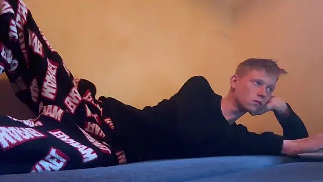 Snapshot of dreamy_devi1 chatting on 04-12-26, 06:02 dreamy devi1 online show from 04-12-26, 06:02