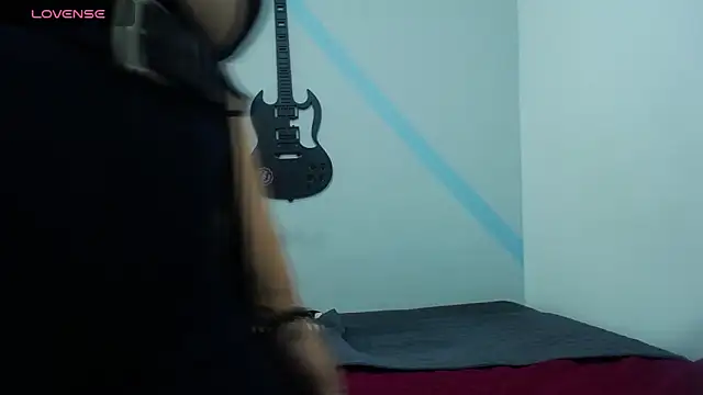 Luna  white online show from 03-31-26, 04:40