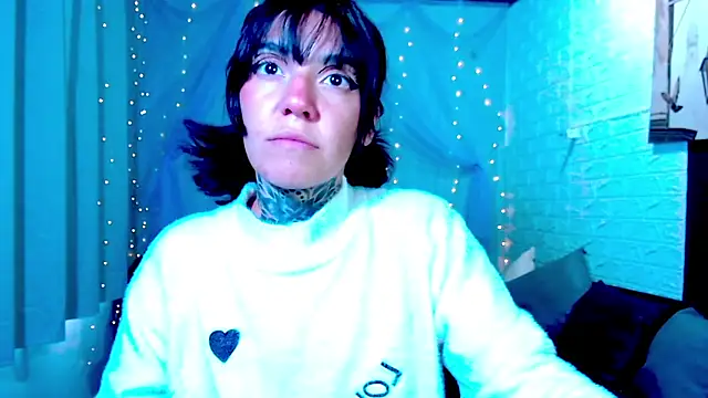 Snapshot of LannieGonzales chatting on 03-31-26, 07:58 LannieGonzales online show from 03-31-26, 07:58