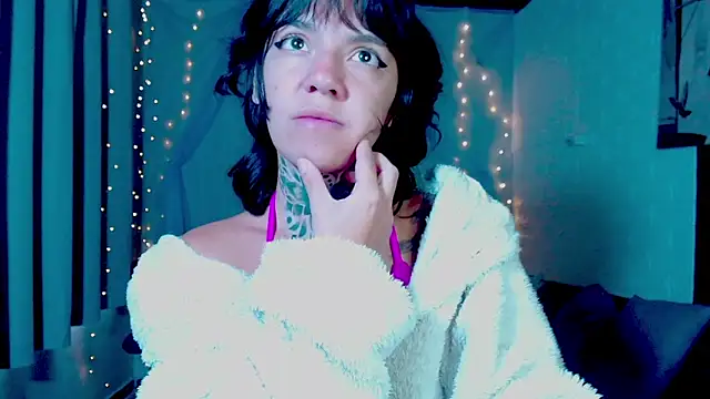 Snapshot of LannieGonzales chatting on 04-07-26, 12:05 LannieGonzales online show from 04-07-26, 12:05