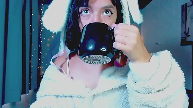 Snapshot of LannieGonzales chatting on 04-08-26, 12:49 LannieGonzales online show from 04-08-26, 12:49