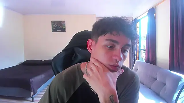 Luke Chill online show from 04-10-26, 01:38