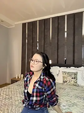 FlowyLily online show from 04-03-26, 01:36