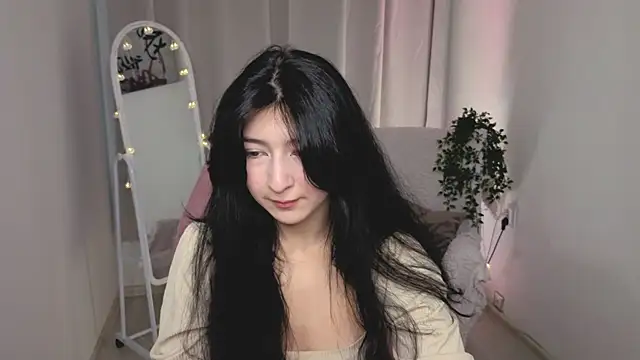 Snapshot of HanamiCei chatting on 04-16-26, 01:12 HanamiCei online show from 04-16-26, 01:12