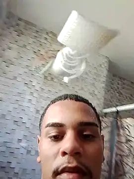 Snapshot of Lc022g chatting on 04-13-26, 11:59 Lc022g online show from 04-13-26, 11:59