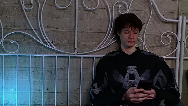 EdwardHogan online show from 04-02-26, 05:10