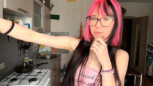 Snapshot of WifeAileen chatting on 04-09-26, 06:13 WifeAileen online show from 04-09-26, 06:13