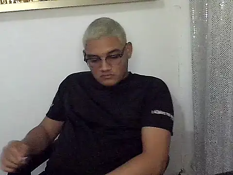 boyhot07 online show from 04-03-26, 04:21