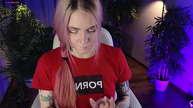 Snapshot of TerryMorris chatting on 04-08-26, 05:29 TerryMorris online show from 04-08-26, 05:29