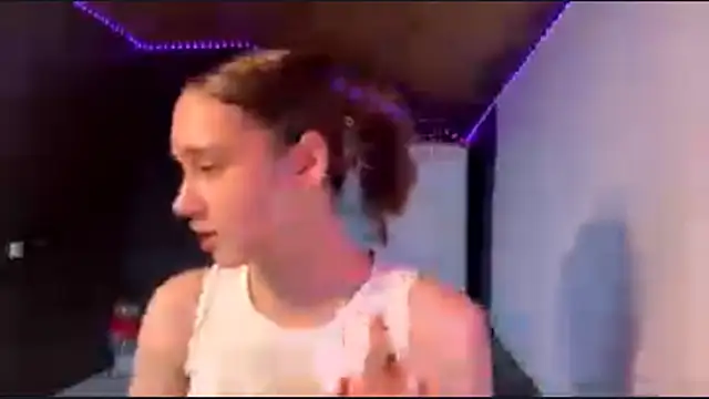 Snapshot of CoreenGau chatting on 04-15-26, 11:17 CoreenGau online show from 04-15-26, 11:17