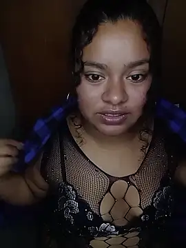 Snapshot of Curlysexy22 chatting on 04-06-26, 04:46 Curlysexy22 online show from 04-06-26, 04:46