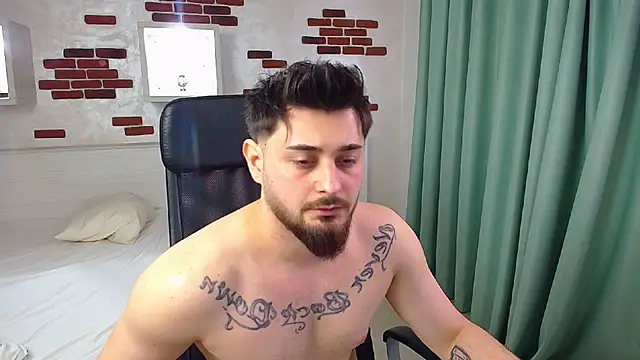 Snapshot of JalenPen chatting on 04-04-26, 04:55 JalenPen online show from 04-04-26, 04:55