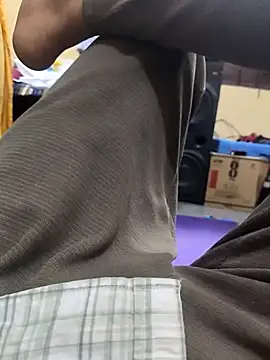 Snapshot of volcanojatt00 chatting on 04-16-26, 03:46 volcanojatt00 online show from 04-16-26, 03:46