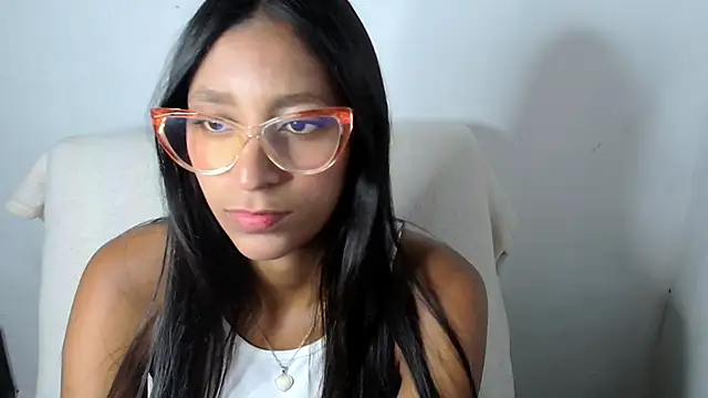 Snapshot of valenxx_ chatting on 04-03-26, 06:39 valenxx online show from 04-03-26, 06:39