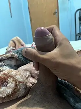 Snapshot of michaelniq chatting on 04-04-26, 02:21 michaelniq online show from 04-04-26, 02:21