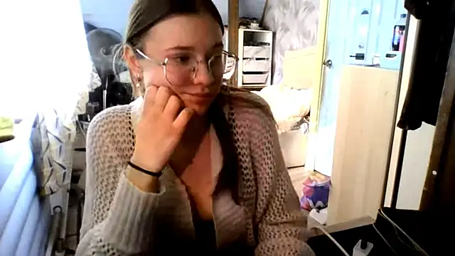 Snapshot of IdaMicari chatting on 04-04-26, 12:46 IdaMicari online show from 04-04-26, 12:46