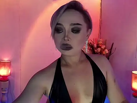 the girl of jamesbond online show from 04-07-26, 04:51