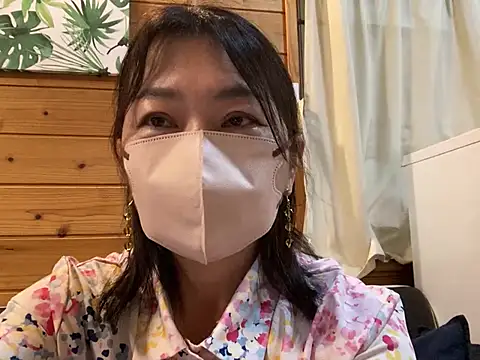 Snapshot of lemonade_madame chatting on 04-11-26, 12:26 lemonade madame online show from 04-11-26, 12:26