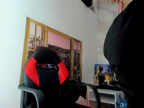 Snapshot of EllyBloom chatting on 04-06-26, 01:45 EllyBloom online show from 04-06-26, 01:45