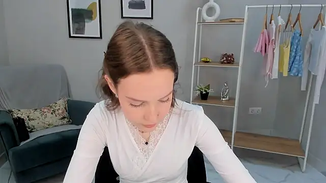 Snapshot of Gwen_Moni chatting on 04-05-26, 01:08 Gwen Moni online show from 04-05-26, 01:08