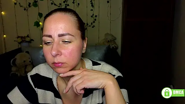 Alicewonderrmiss online show from 04-06-26, 11:22