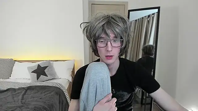 schizophrenic dog online show from 04-15-26, 09:37