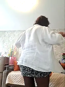 LaliaMia online show from 09-12-25, 04:23