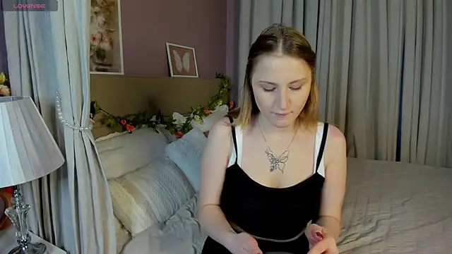 Snapshot of April_Jackson chatting on 04-16-26, 01:06 April Jackson online show from 04-16-26, 01:06