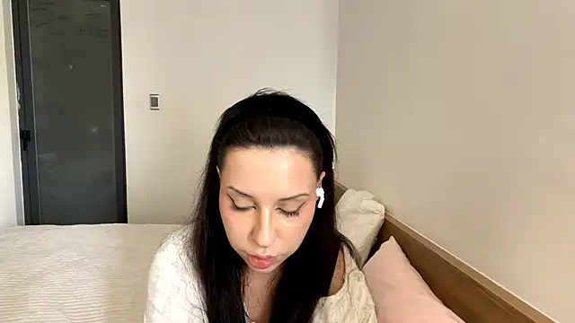 Snapshot of VinitaAskia chatting on 04-09-26, 04:56 VinitaAskia online show from 04-09-26, 04:56