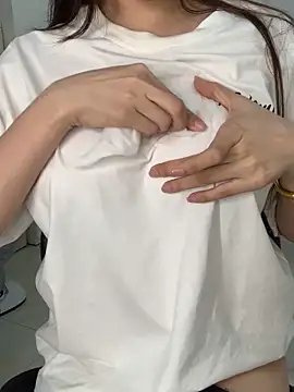 Snapshot of Mon2k-sayhi chatting on 04-16-26, 01:01 Mon2k-sayhi online show from 04-16-26, 01:01