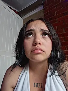 Snapshot of Kitty_79 chatting on 04-09-26, 08:25 Kitty 79 online show from 04-09-26, 08:25