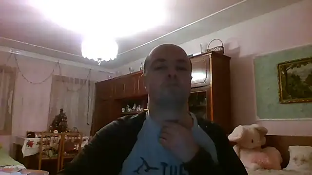 Snapshot of Luceriusbigass chatting on 12-06-24, 04:28 Luceriusbigass online show from 12-06-24, 04:28