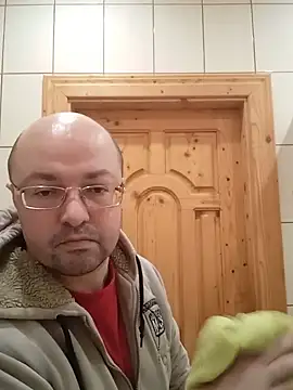 Snapshot of Luceriusbigass chatting on 12-13-24, 03:54 Luceriusbigass online show from 12-13-24, 03:54